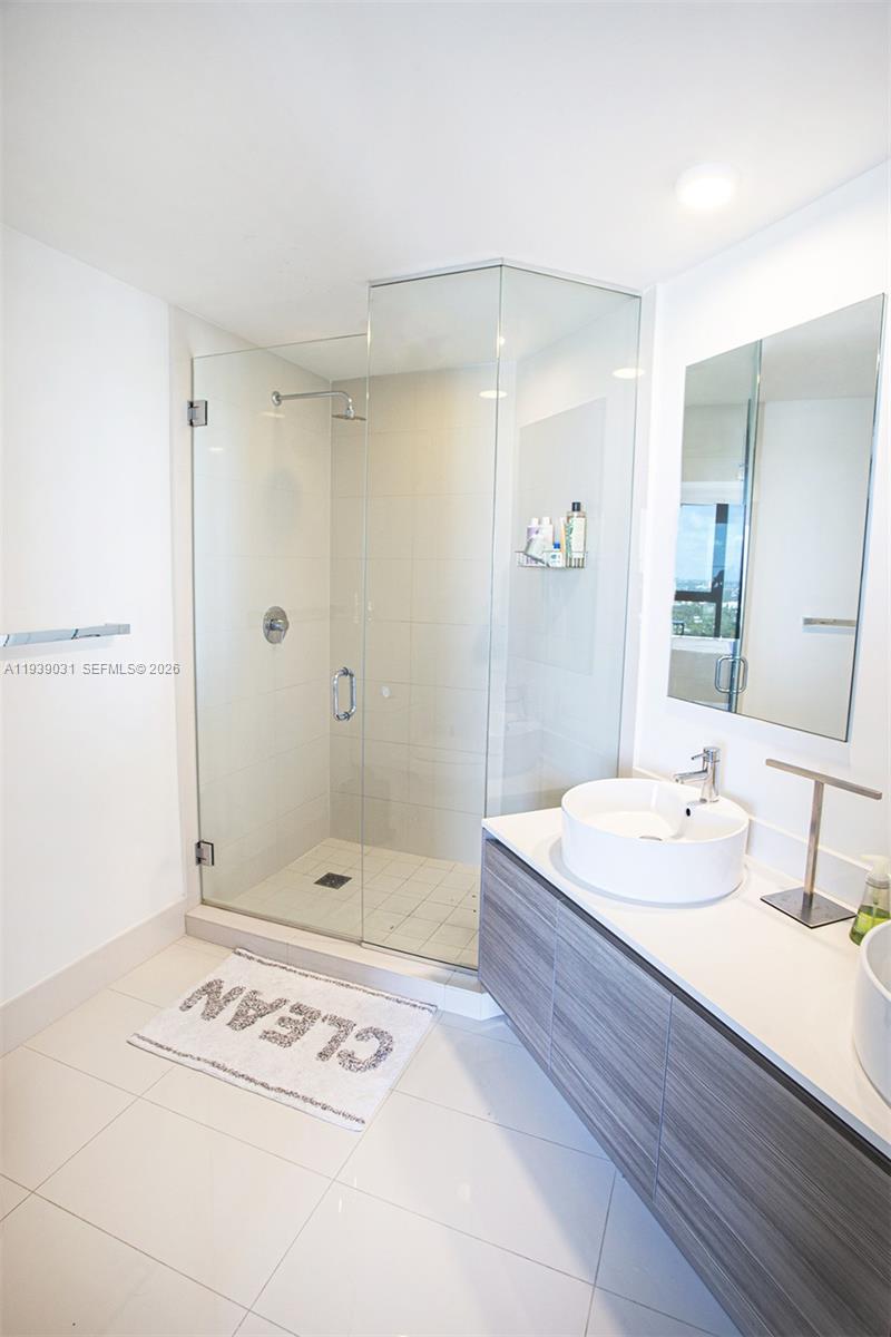 121 NE 34th St #2616 Miami, FL 33137