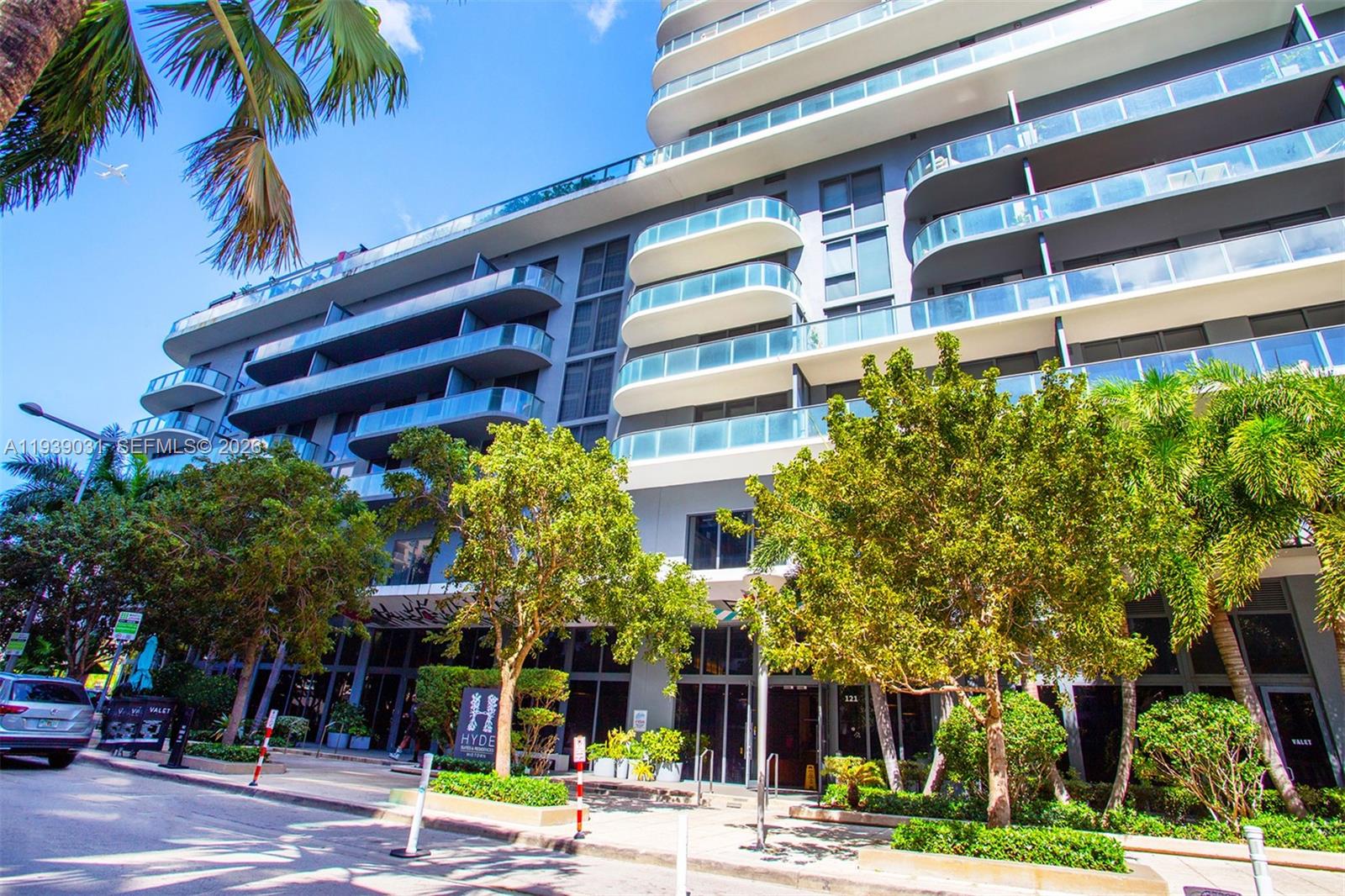 121 NE 34th St #2616 Miami, FL 33137