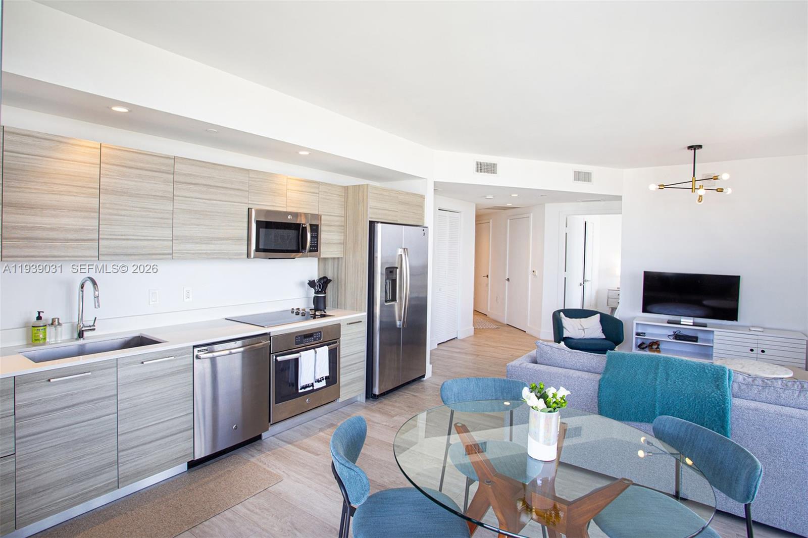 121 NE 34th St #2616 Miami, FL 33137