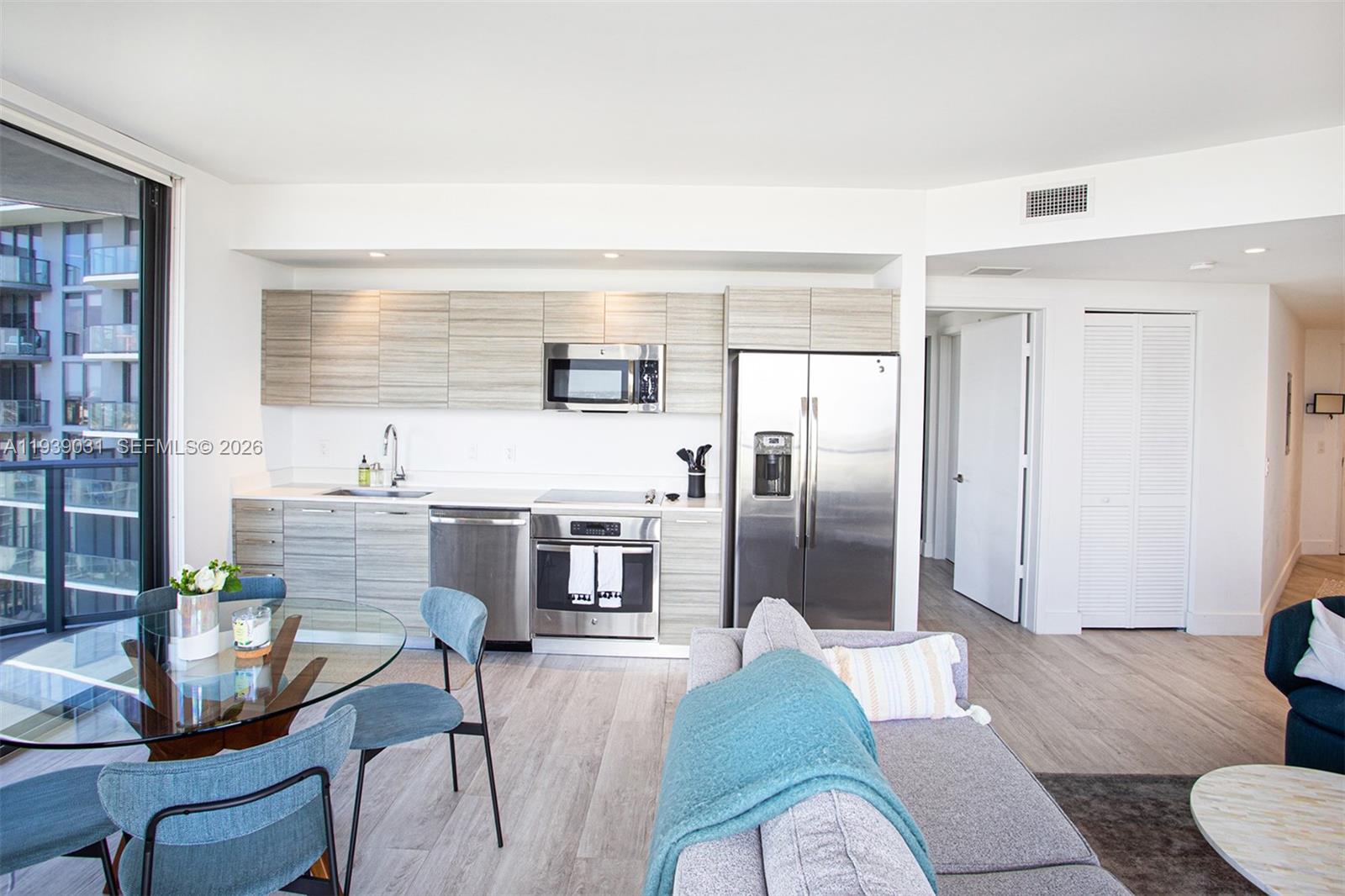 121 NE 34th St #2616 Miami, FL 33137