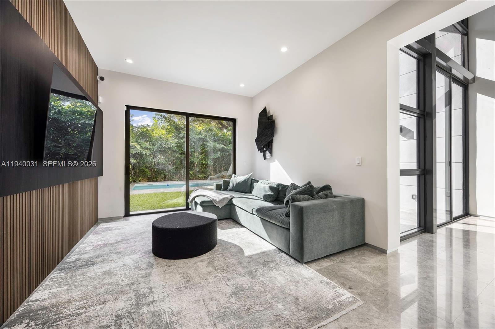 2990 SW 20th St Miami, FL 33145