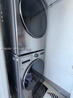 1955 NE 123rd St North Miami, FL 33181