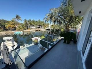 1955 NE 123rd St North Miami, FL 33181