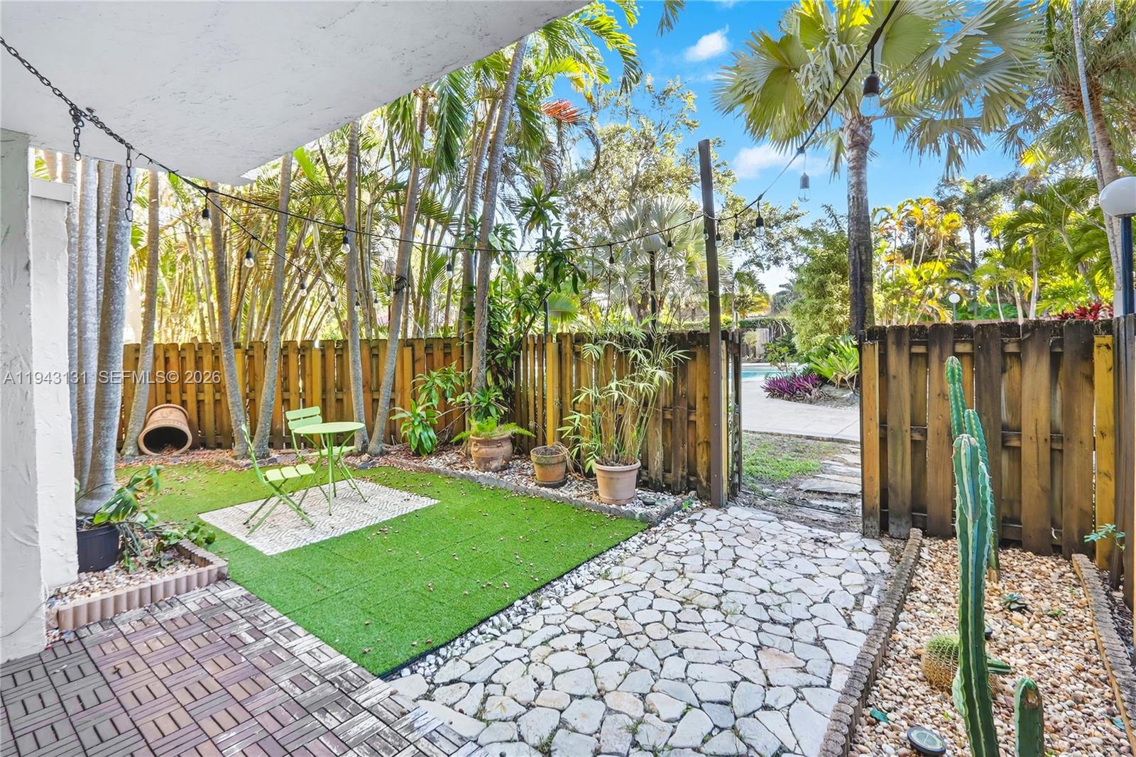 6902 N Kendall Dr #E101 Pinecrest, FL 33156