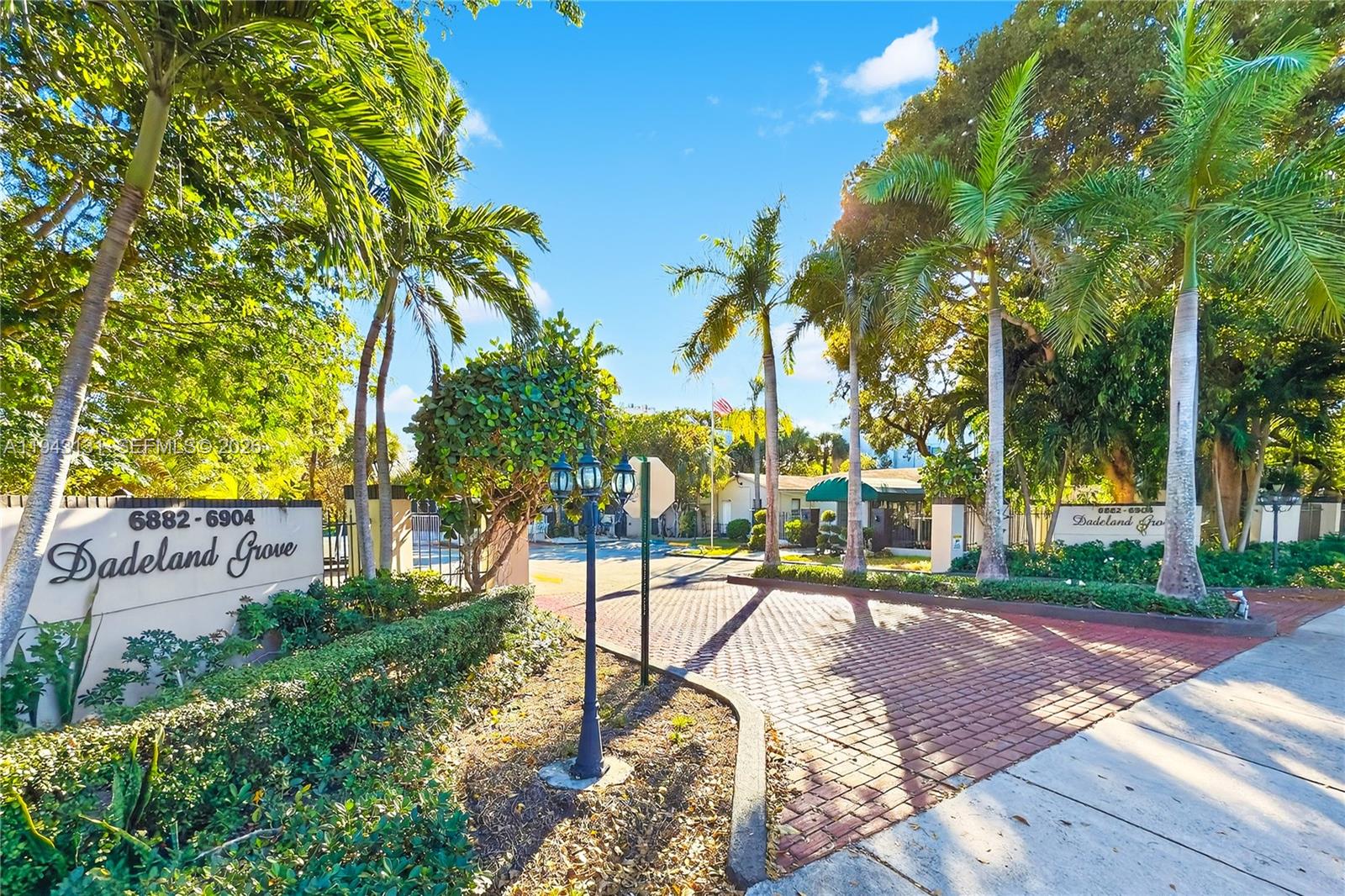 6902 N Kendall Dr #E101 Pinecrest, FL 33156