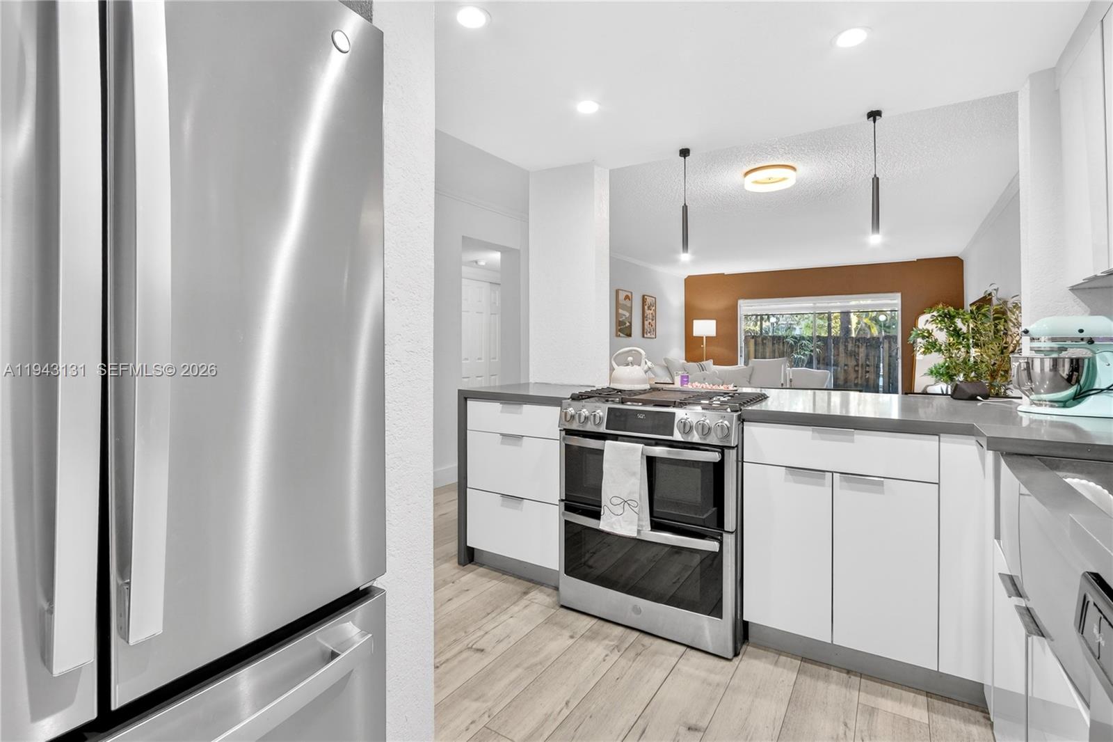 6902 N Kendall Dr #E101 Pinecrest, FL 33156