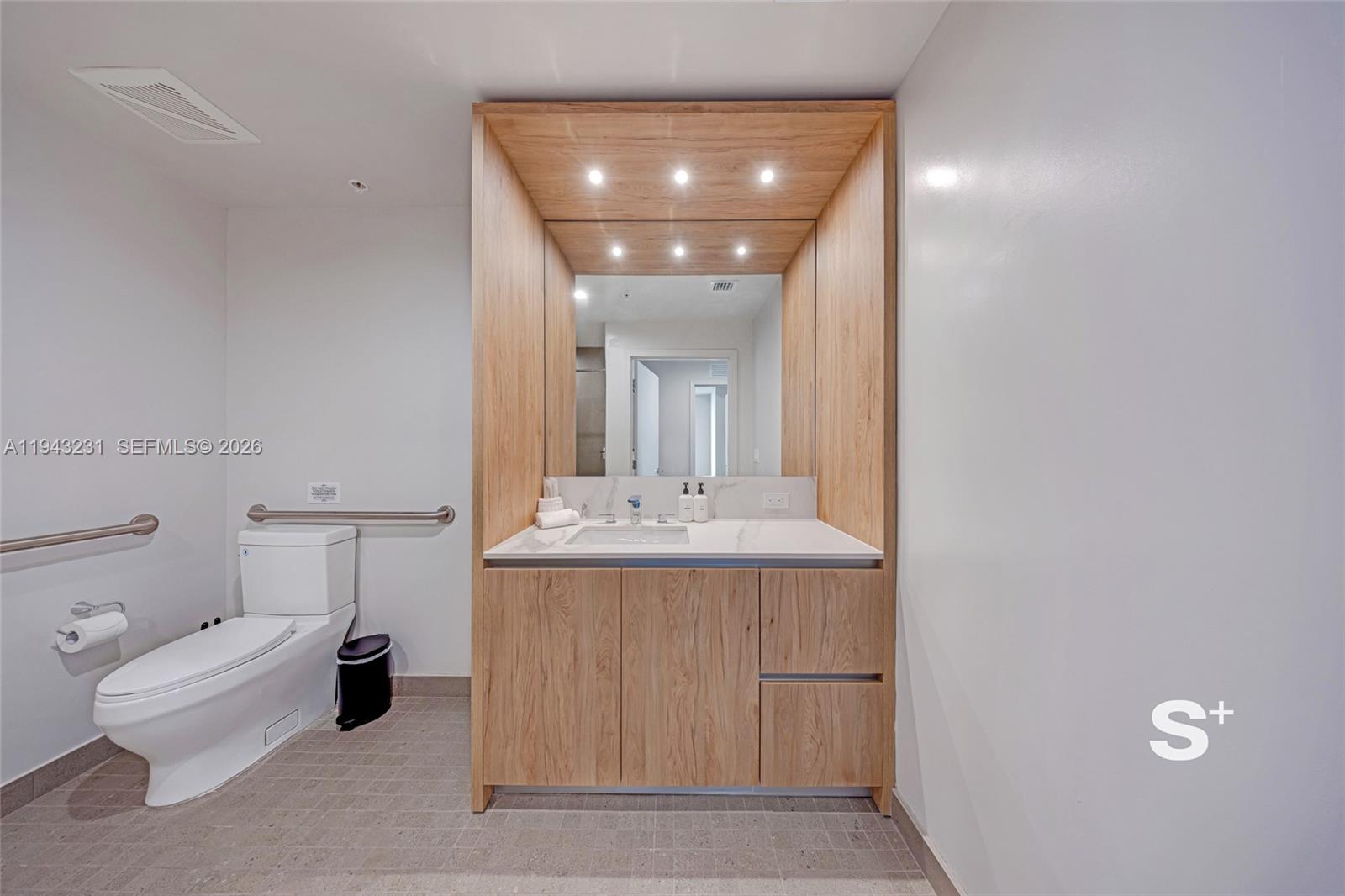 image The Crosby Miami Worldcenter20