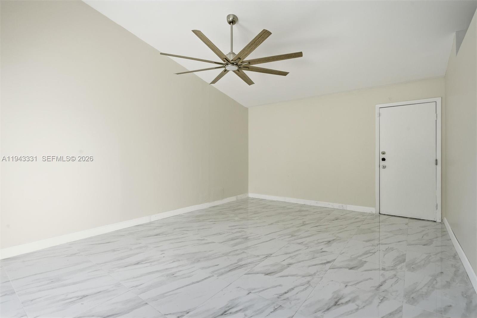 19463 NW 62nd Pl Hialeah, FL 33015