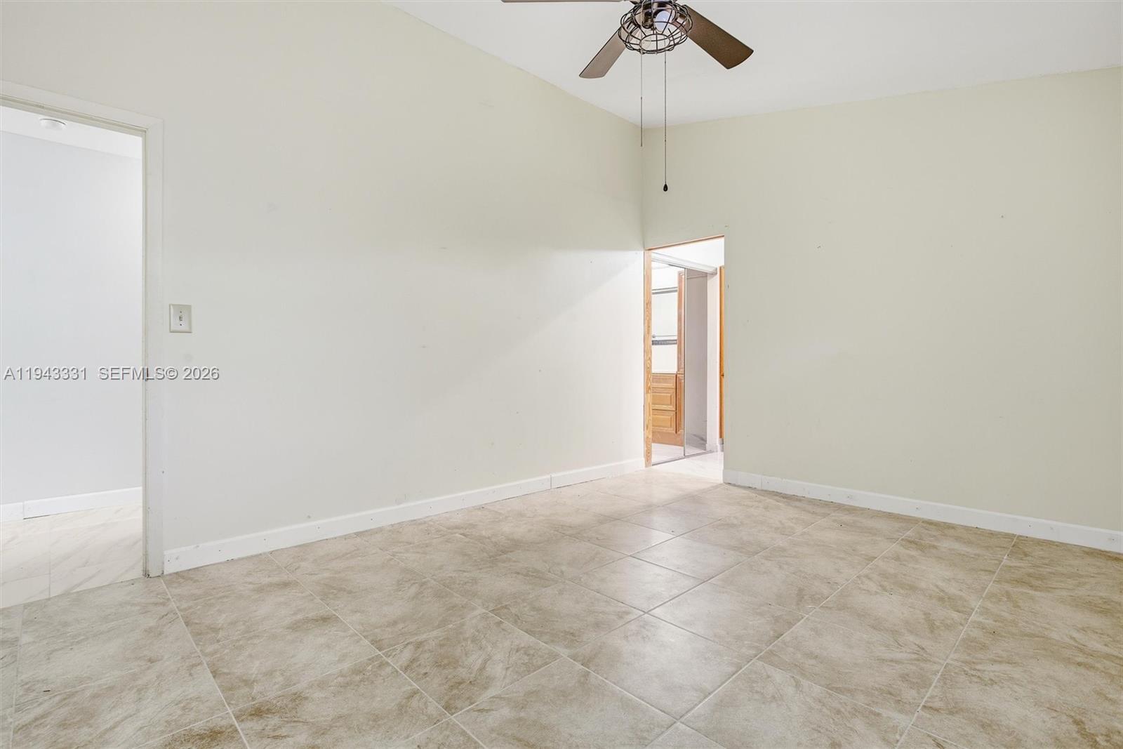 19463 NW 62nd Pl Hialeah, FL 33015