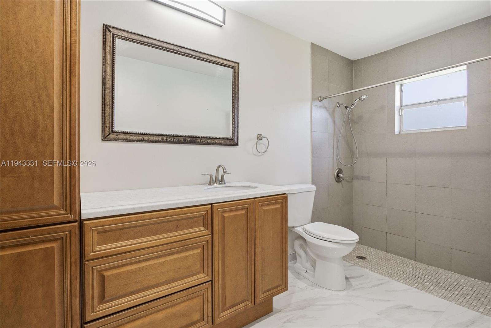 19463 NW 62nd Pl Hialeah, FL 33015