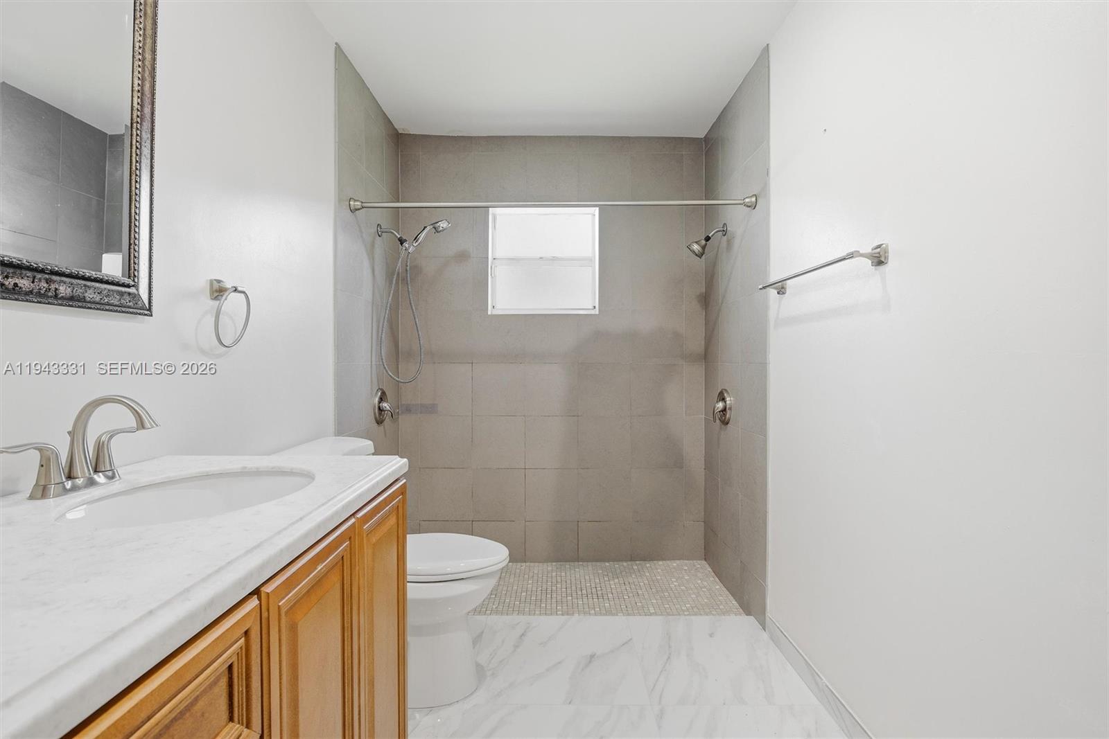 19463 NW 62nd Pl Hialeah, FL 33015