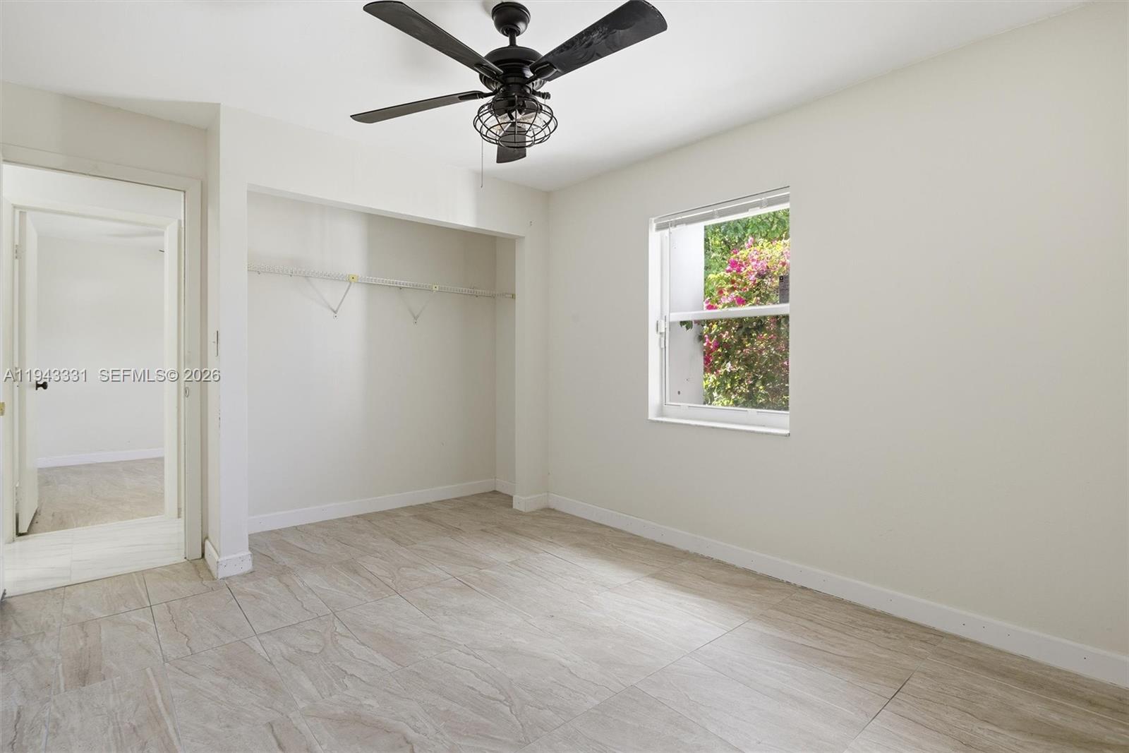 19463 NW 62nd Pl Hialeah, FL 33015