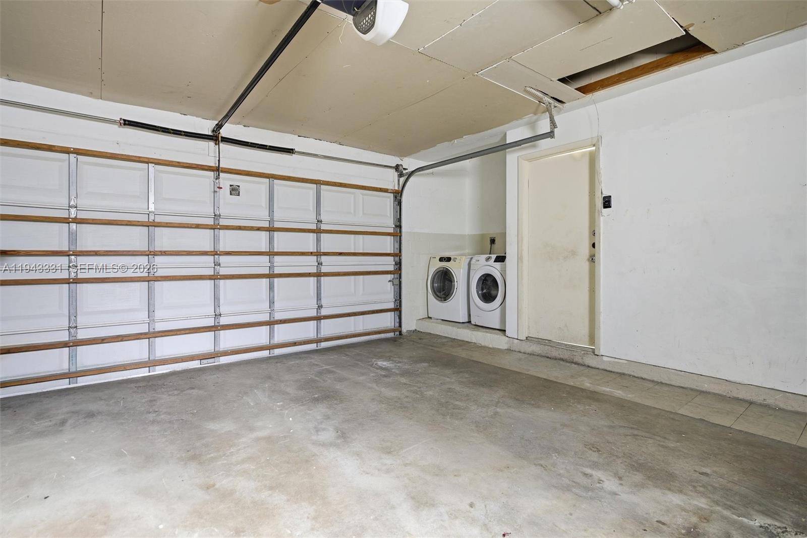 19463 NW 62nd Pl Hialeah, FL 33015