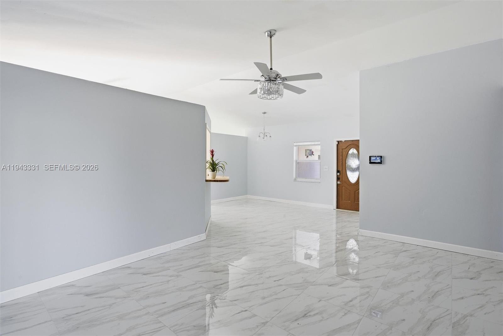 19463 NW 62nd Pl Hialeah, FL 33015