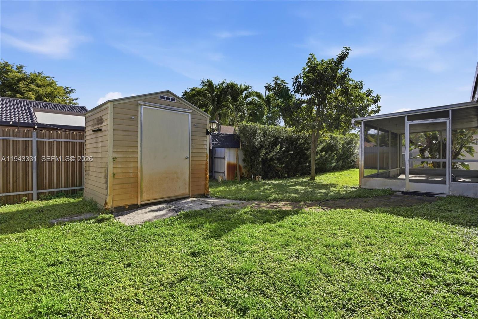 19463 NW 62nd Pl Hialeah, FL 33015