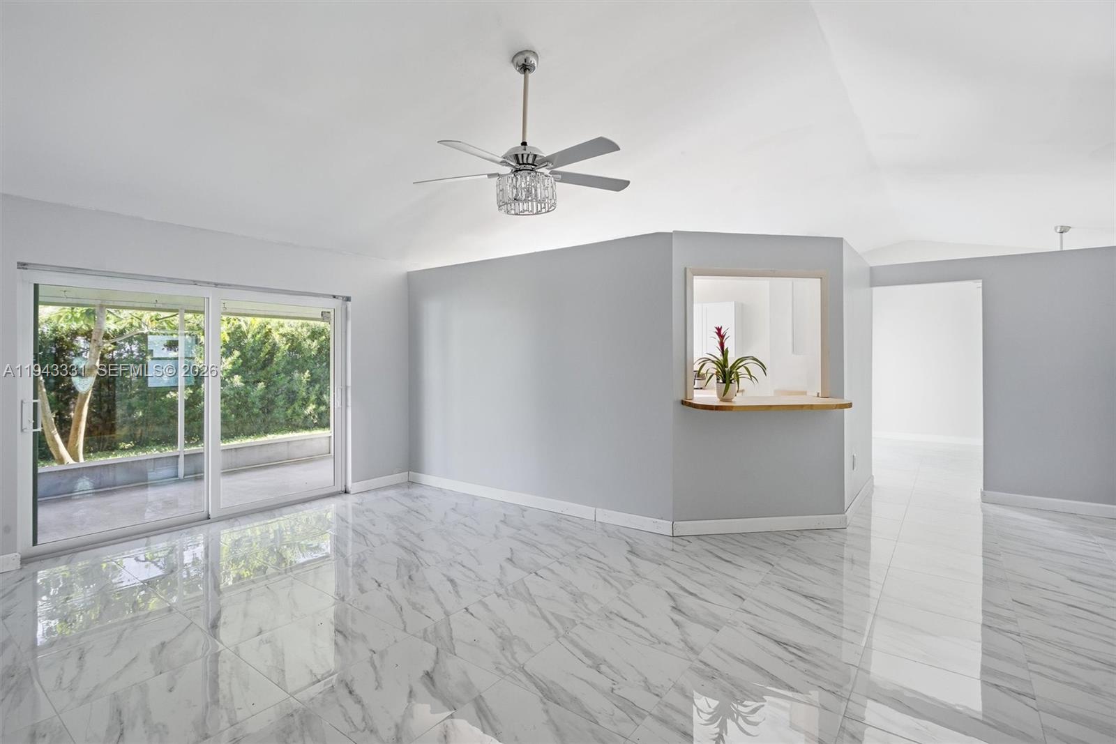 19463 NW 62nd Pl Hialeah, FL 33015