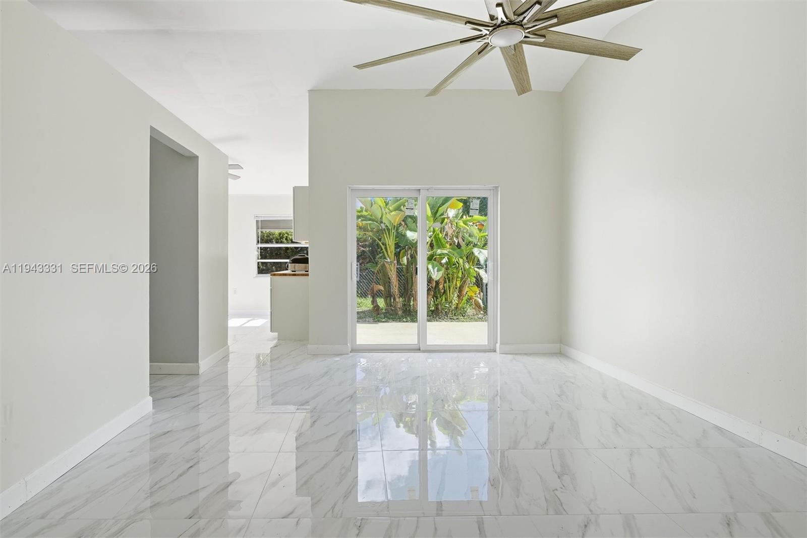 19463 NW 62nd Pl Hialeah, FL 33015