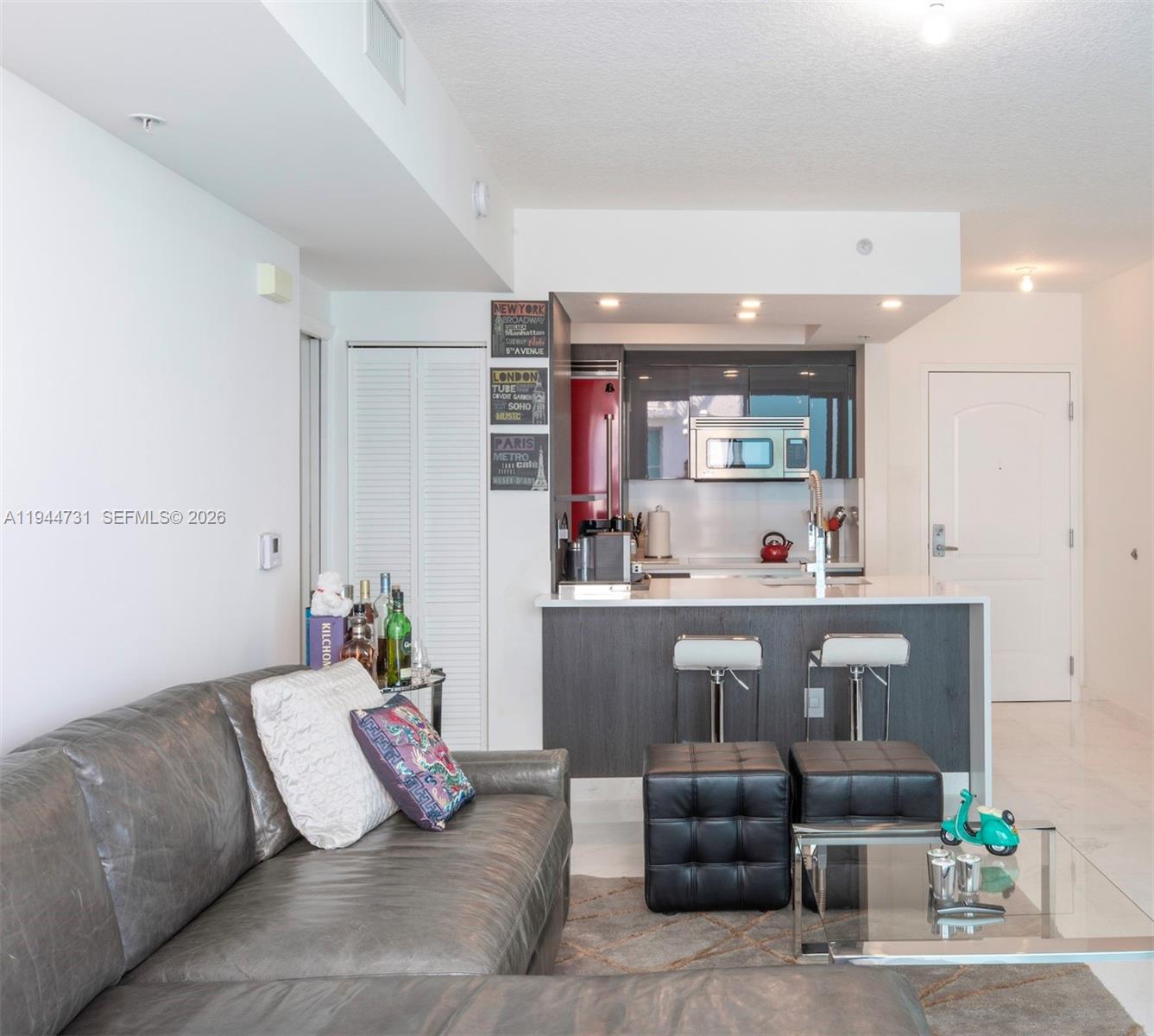 110 Washington Ave #1722