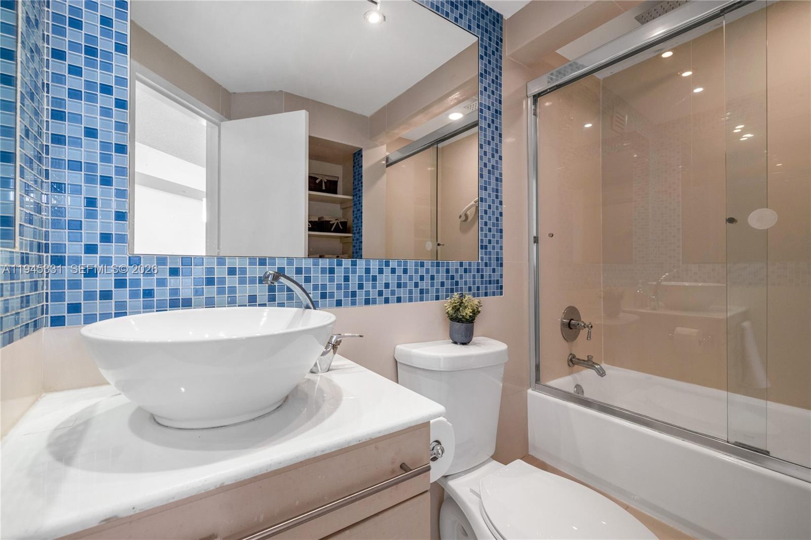 801 Brickell Bay Dr #1262 Miami, FL 33131