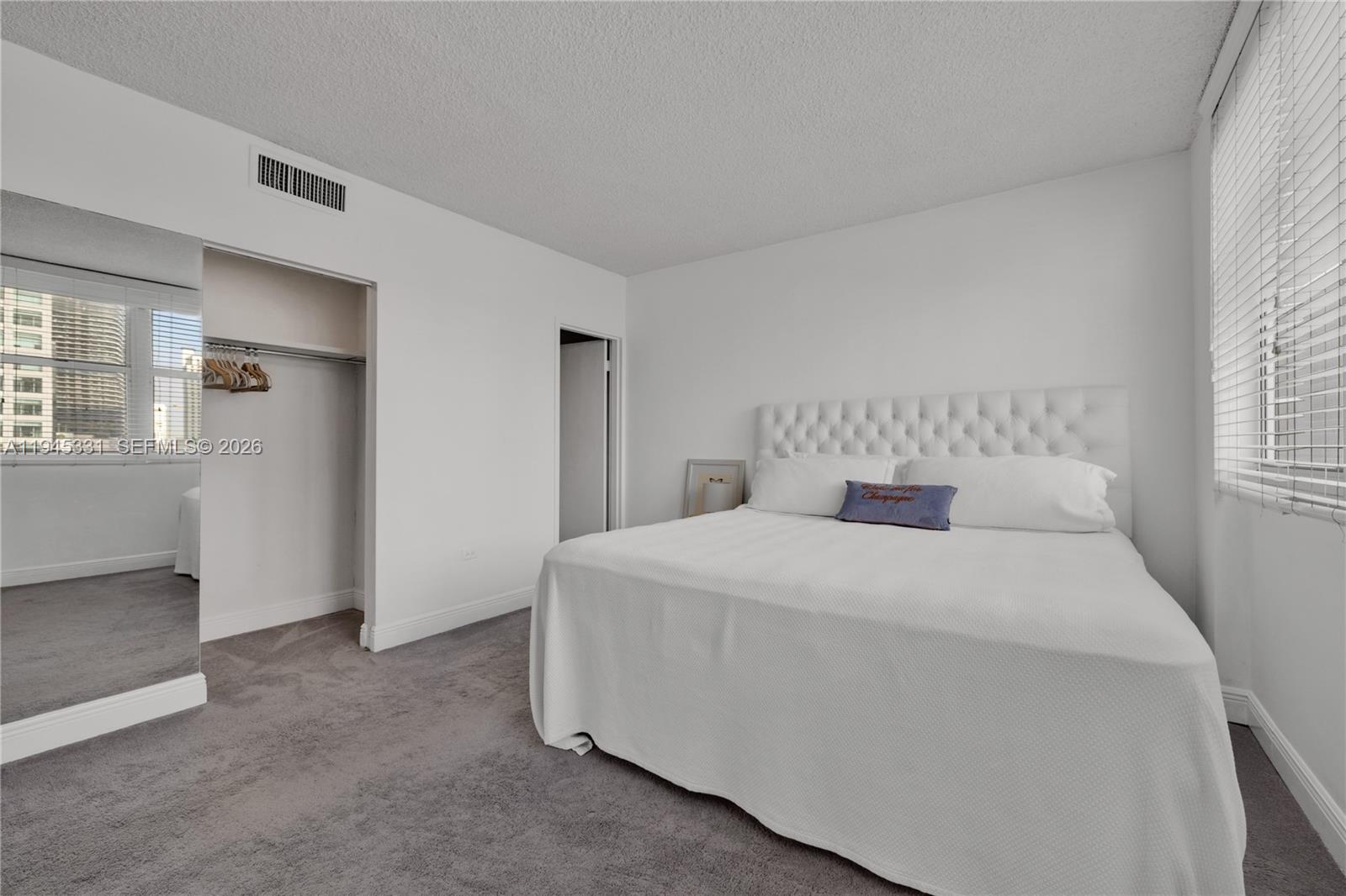 801 Brickell Bay Dr #1262 Miami, FL 33131