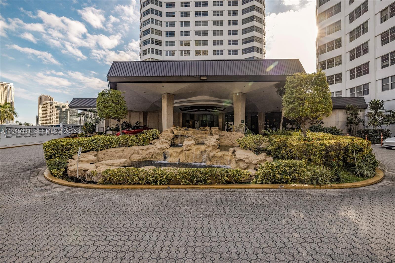 801 Brickell Bay Dr #1262 Miami, FL 33131