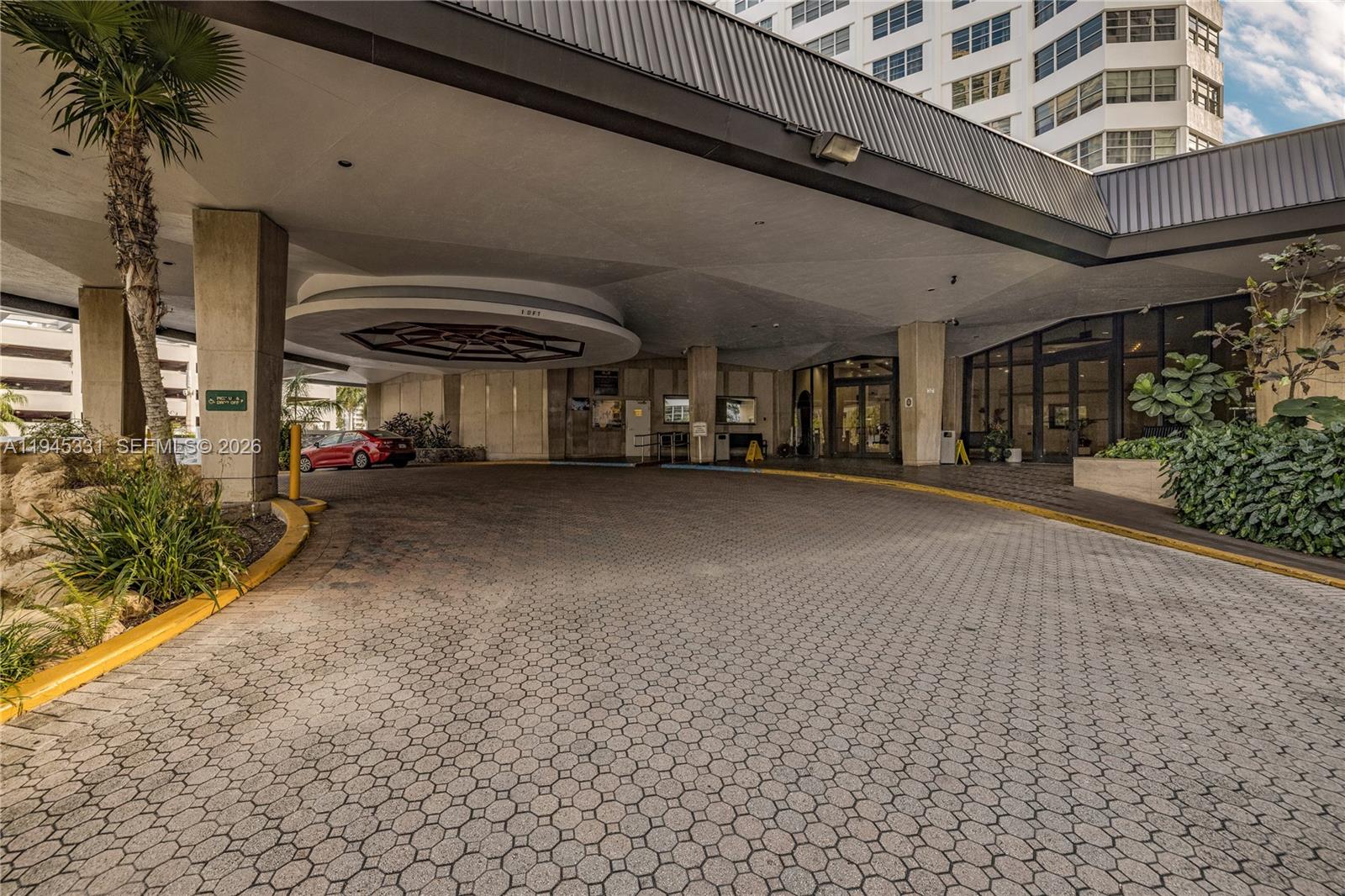 801 Brickell Bay Dr #1262 Miami, FL 33131