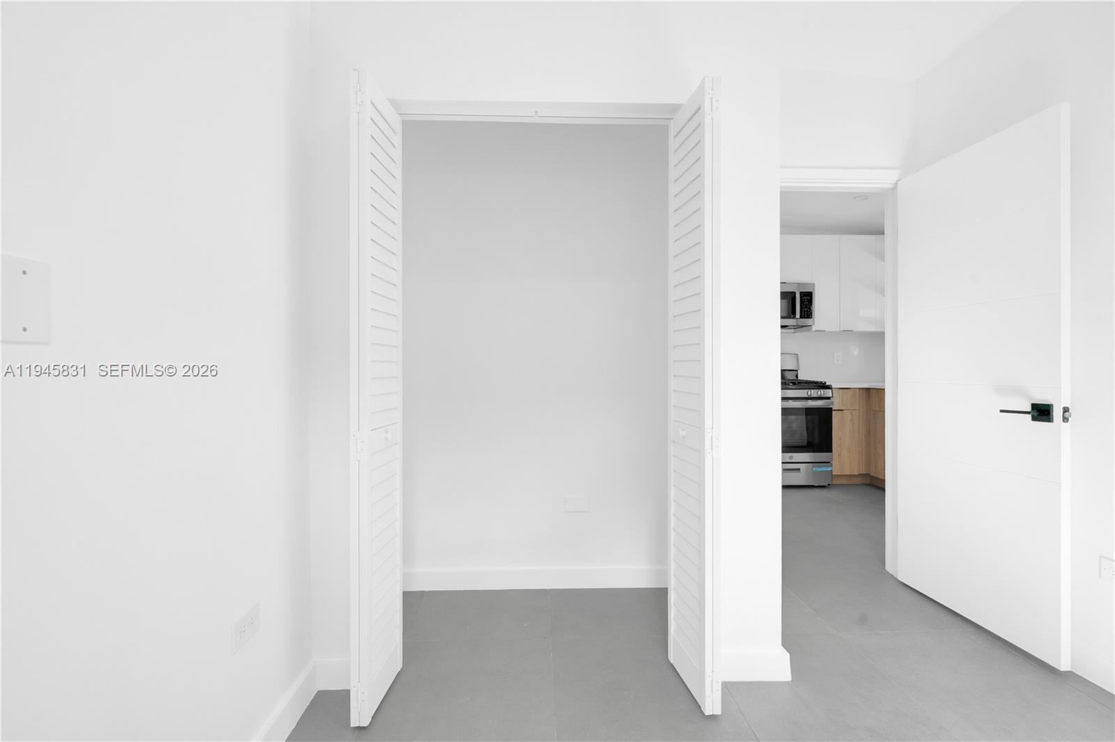 3040 Nw 93rd #D Miami, FL 33147