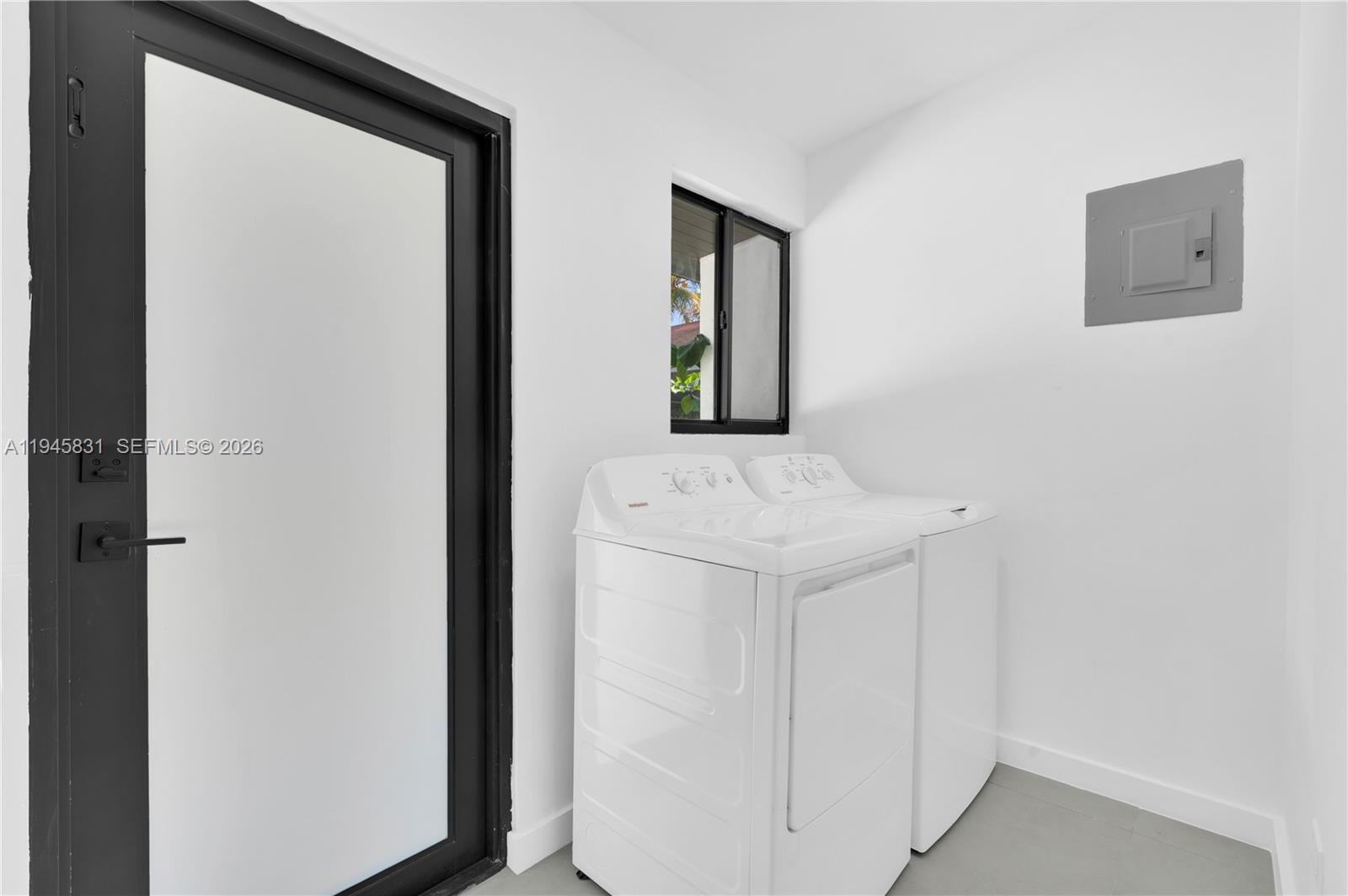 3040 Nw 93rd #D Miami, FL 33147