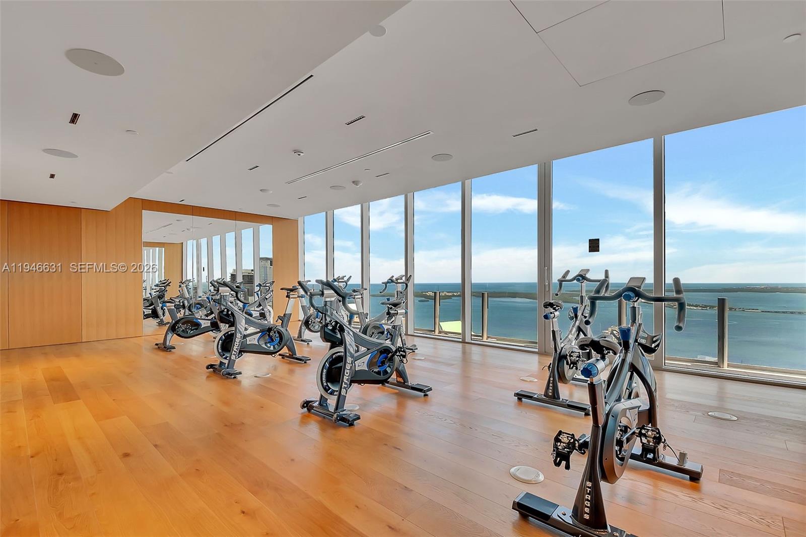 image Aston Martin Residences33
