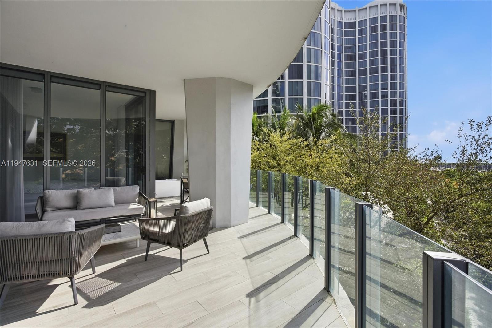 image Park Grove Club Residences0