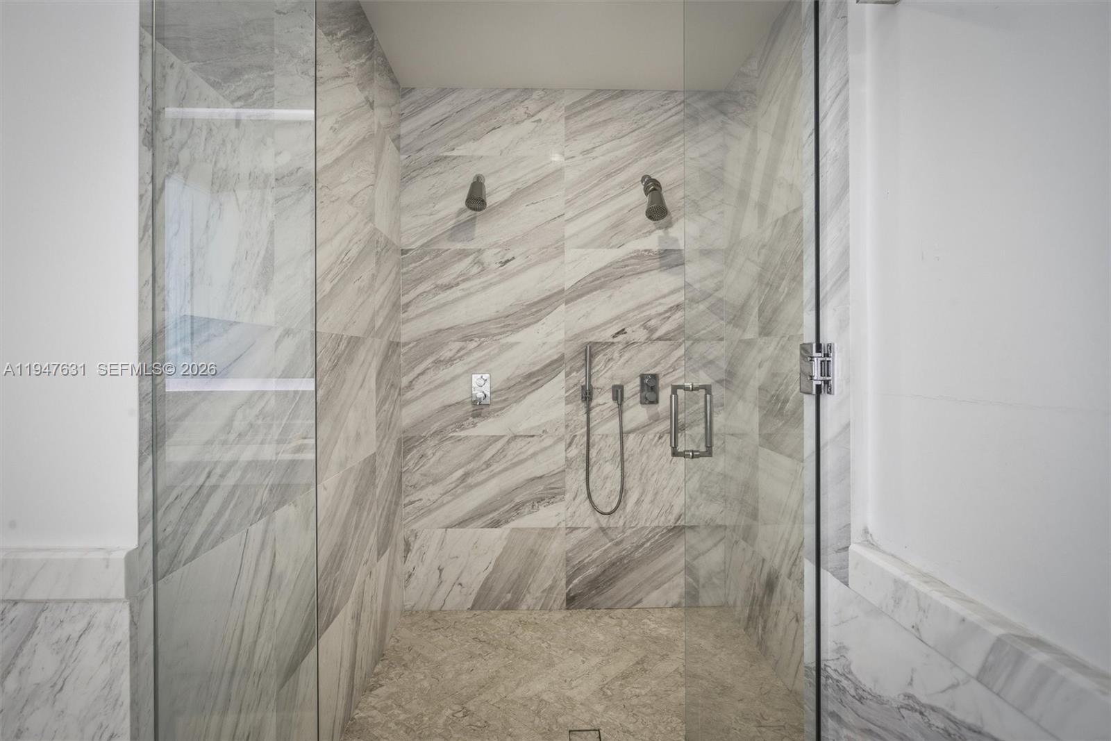 image Park Grove Club Residences9