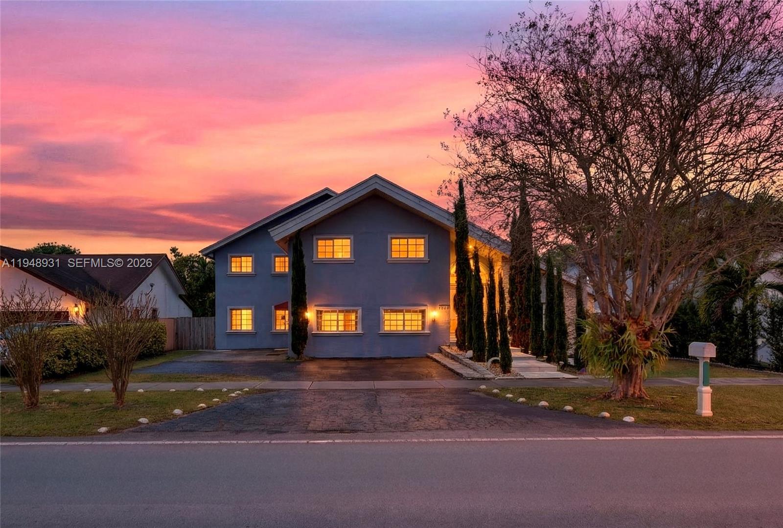 10720 SW 142nd Ave Miami, FL 33186