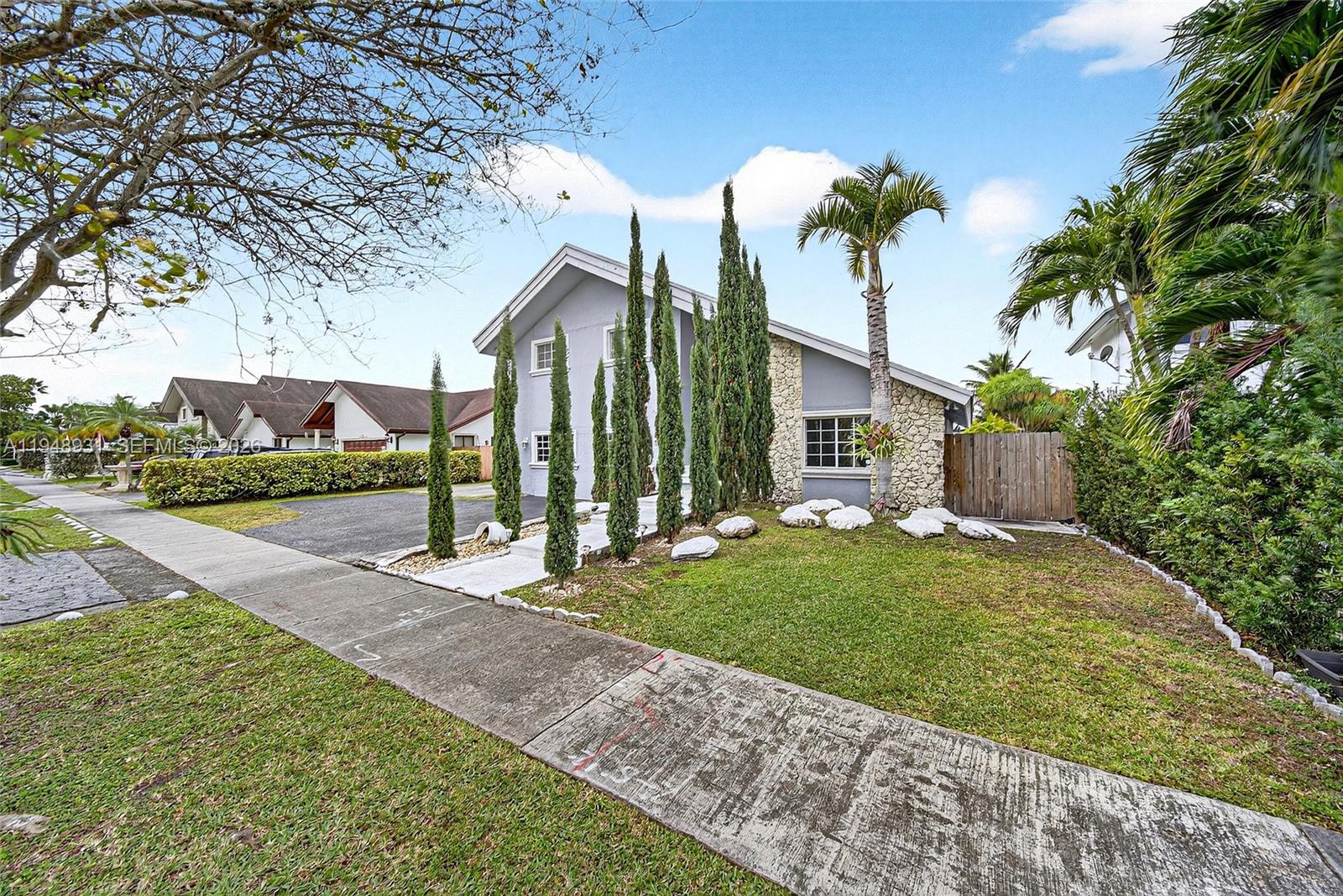 10720 SW 142nd Ave Miami, FL 33186