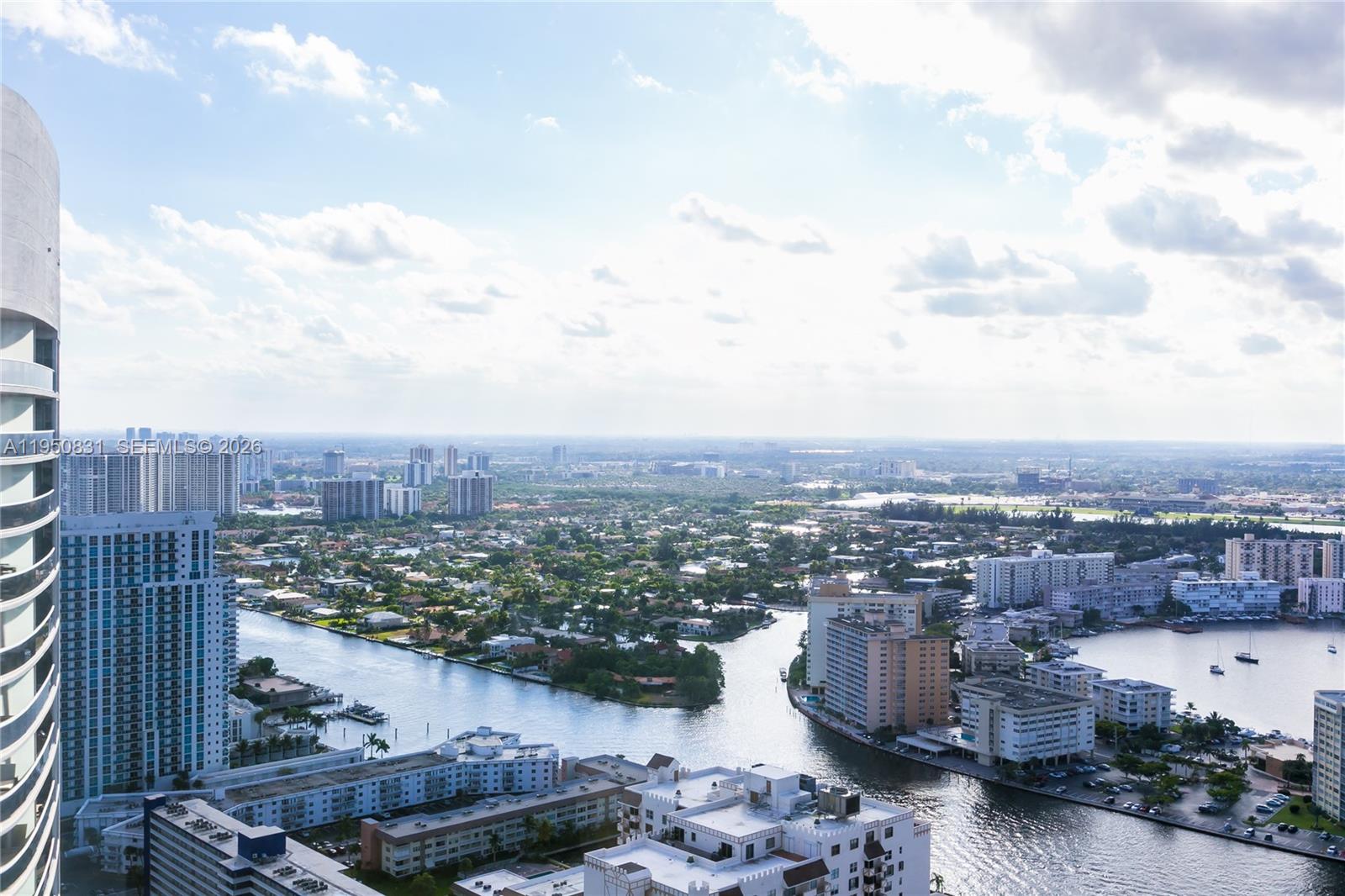 image Beach Club 213