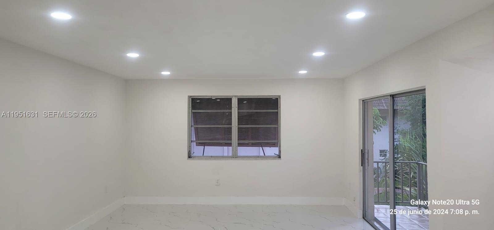 9402 SW 77th Ave #L8 Miami, FL 33156