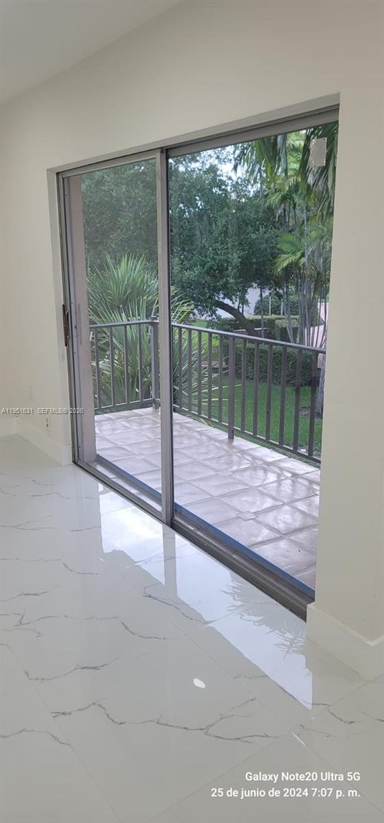 9402 SW 77th Ave #L8 Miami, FL 33156