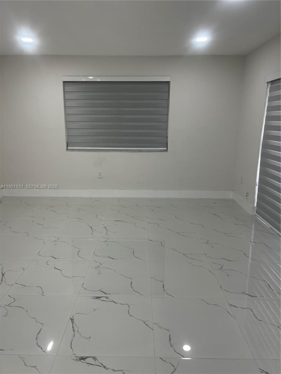 9402 SW 77th Ave #L8 Miami, FL 33156