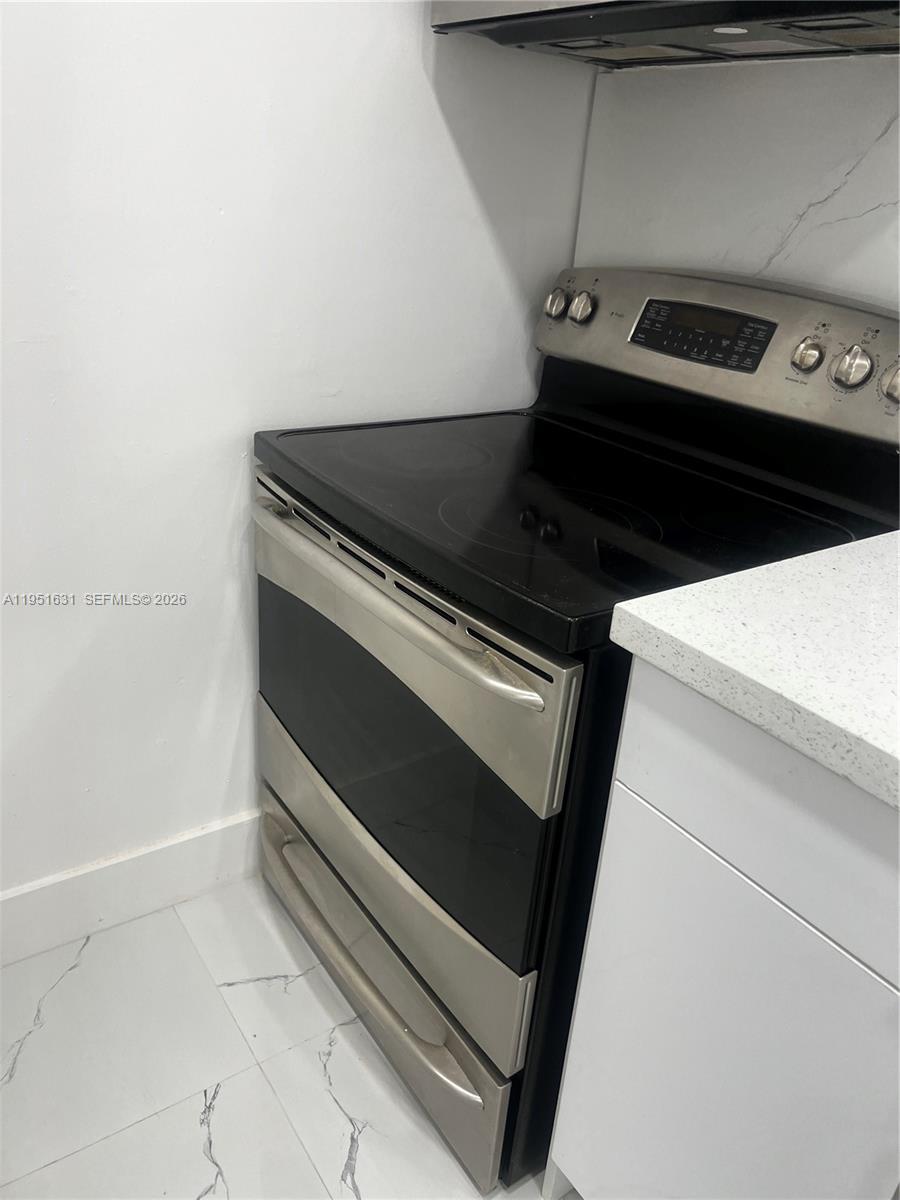 9402 SW 77th Ave #L8 Miami, FL 33156