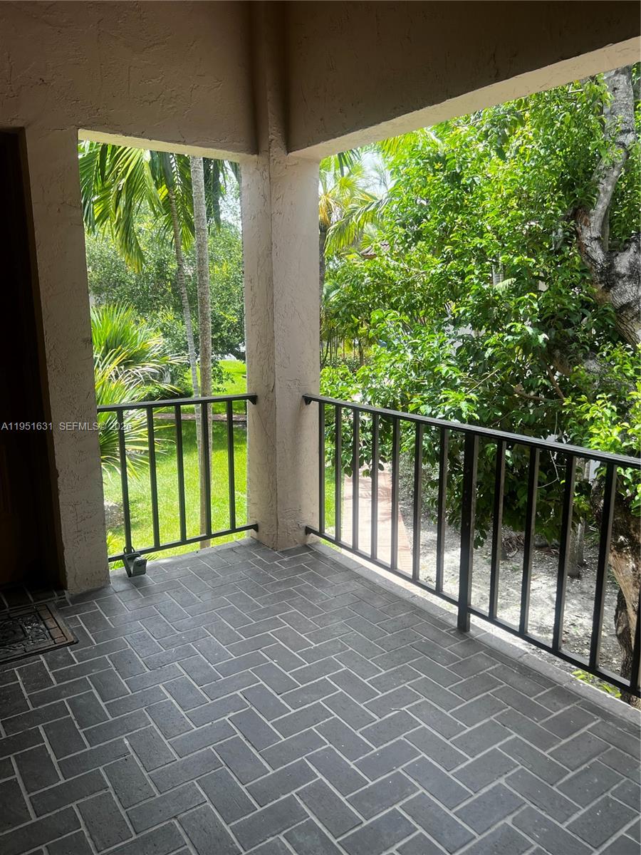 9402 SW 77th Ave #L8 Miami, FL 33156