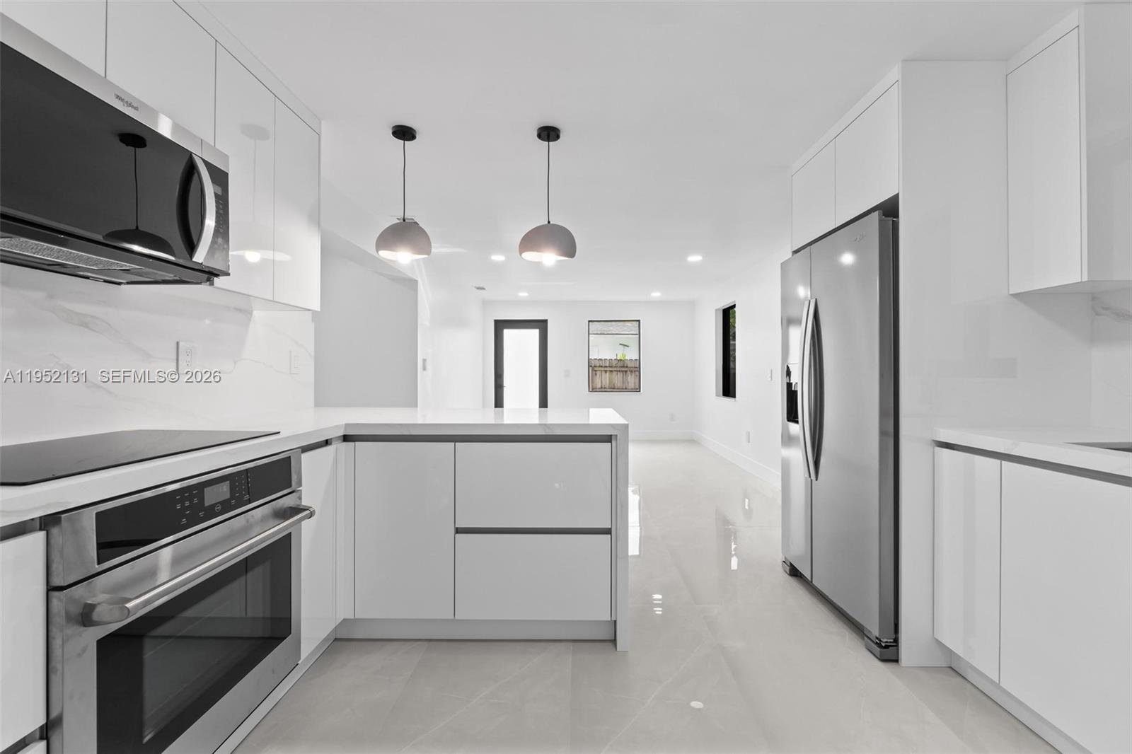 6950 W 10th Ave Hialeah, FL 33014