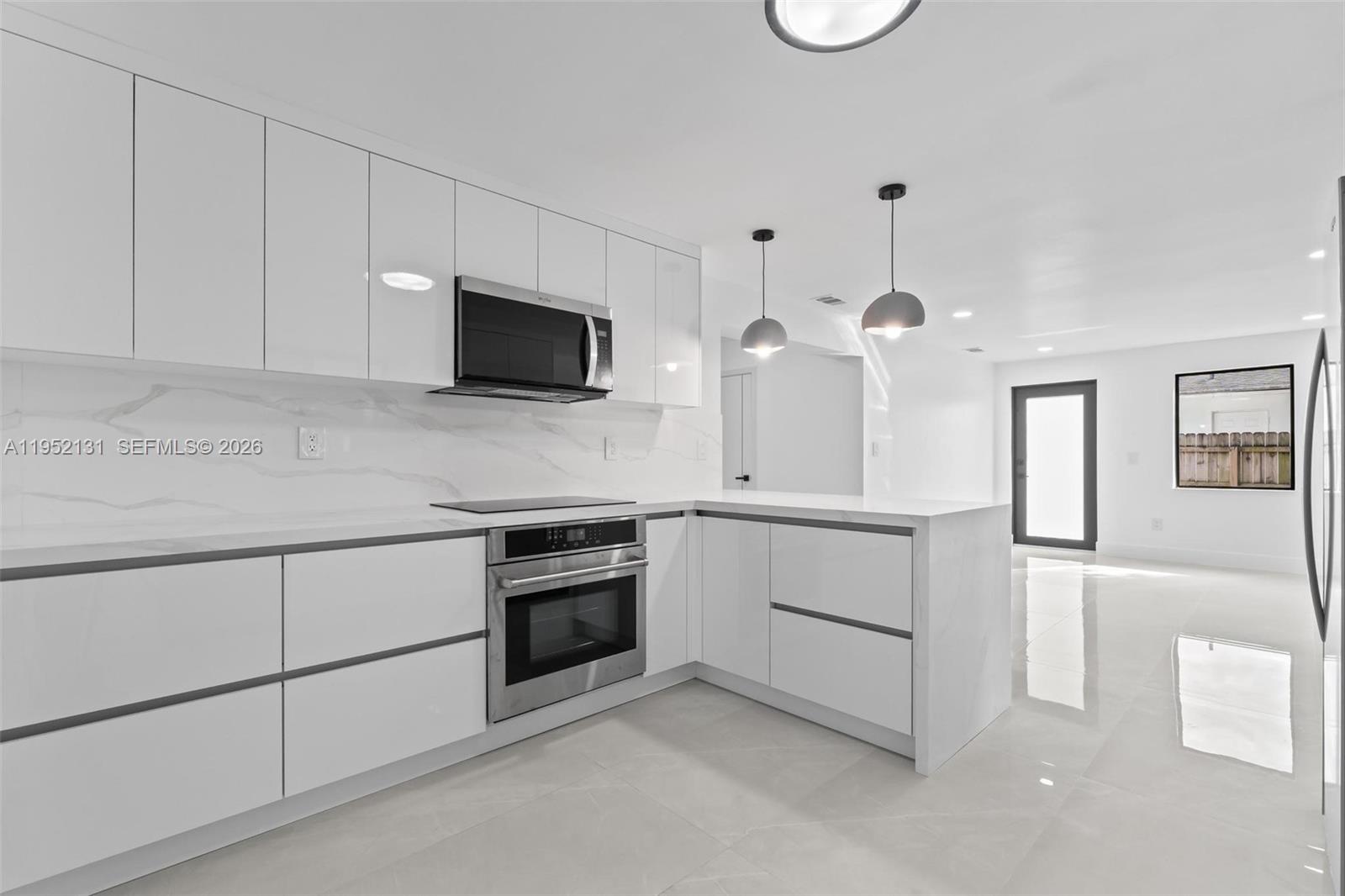 6950 W 10th Ave Hialeah, FL 33014