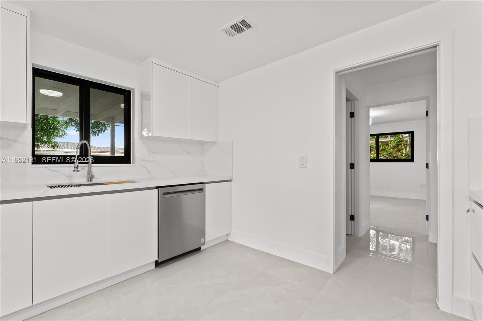 6950 W 10th Ave Hialeah, FL 33014