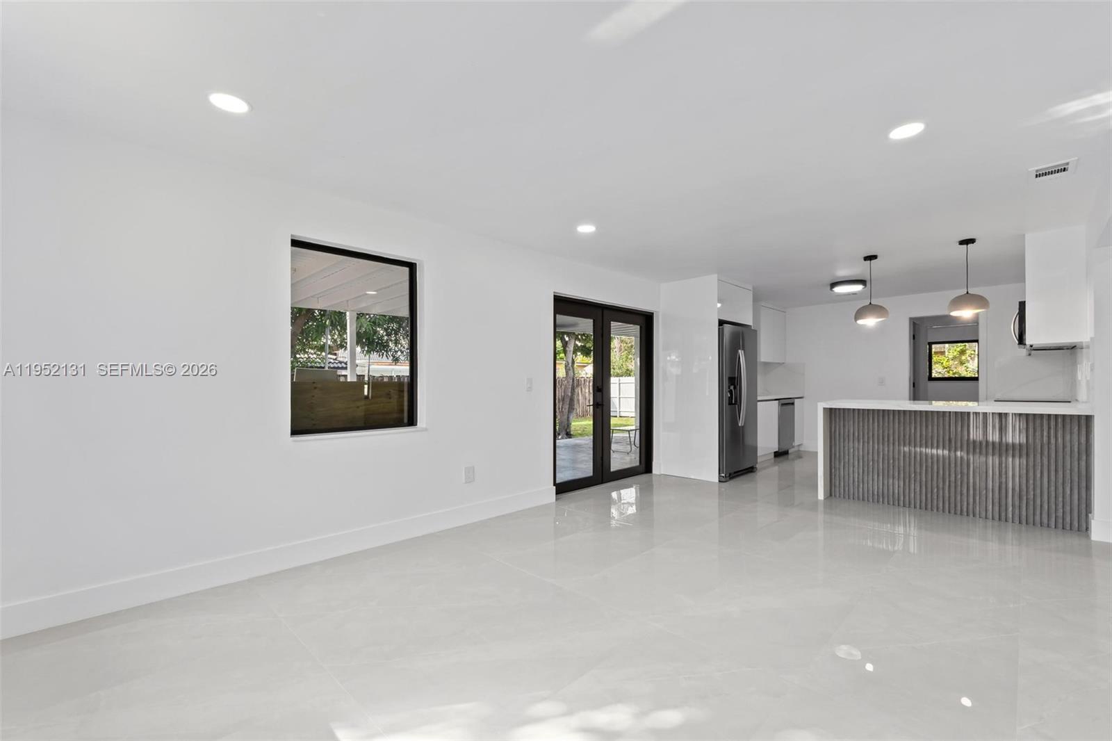 6950 W 10th Ave Hialeah, FL 33014