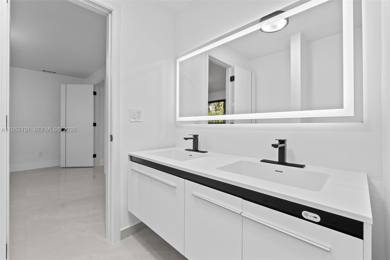 6950 W 10th Ave Hialeah, FL 33014