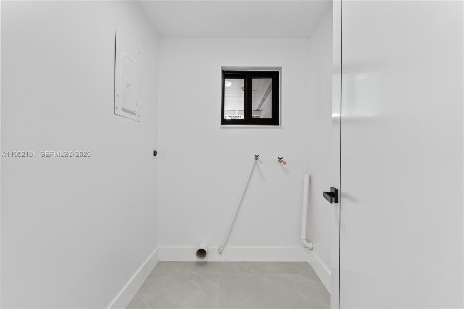 6950 W 10th Ave Hialeah, FL 33014