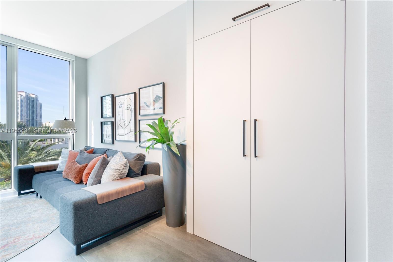 image Continuum South Beach North Tower11