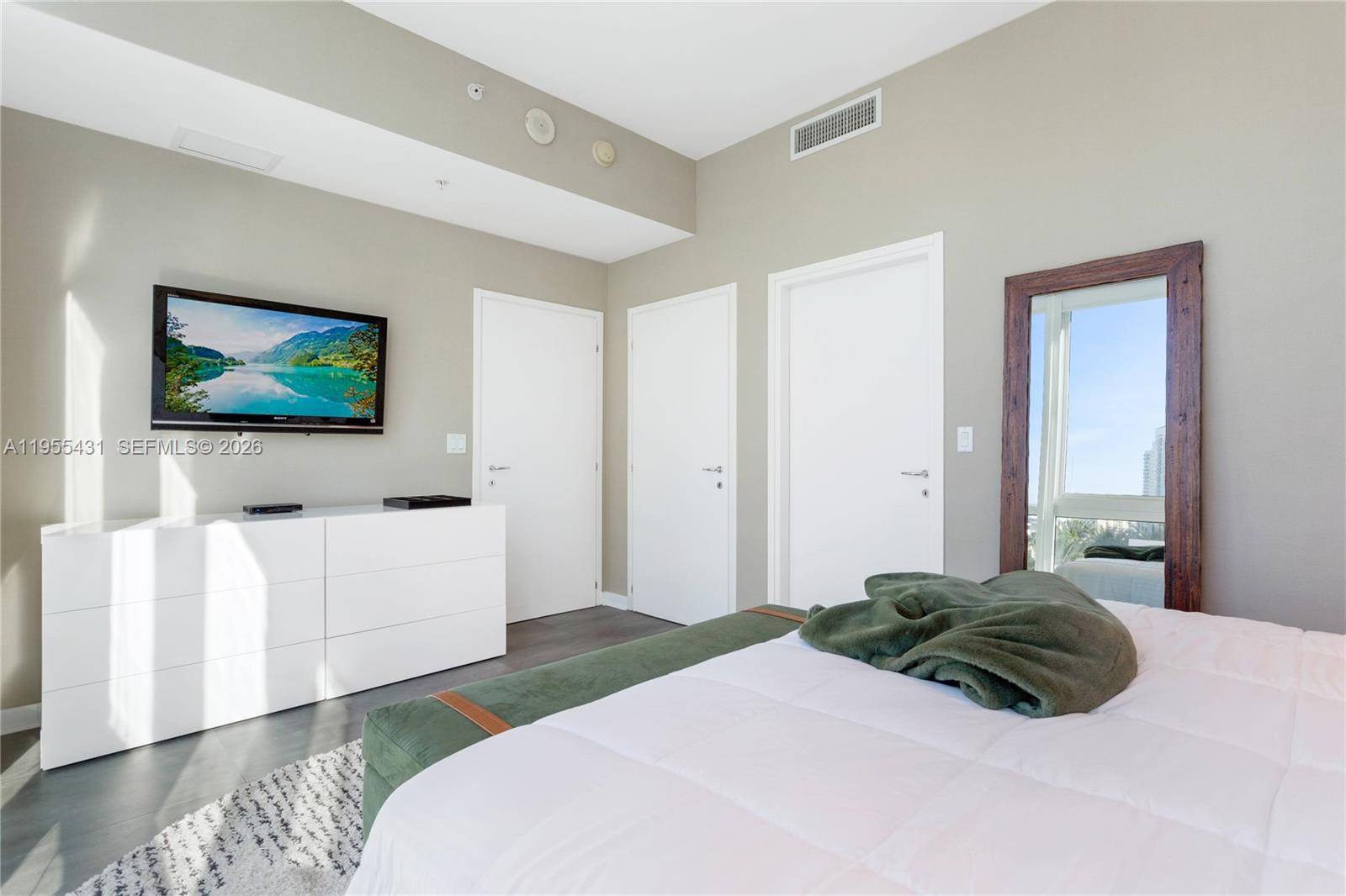 image Continuum South Beach North Tower14