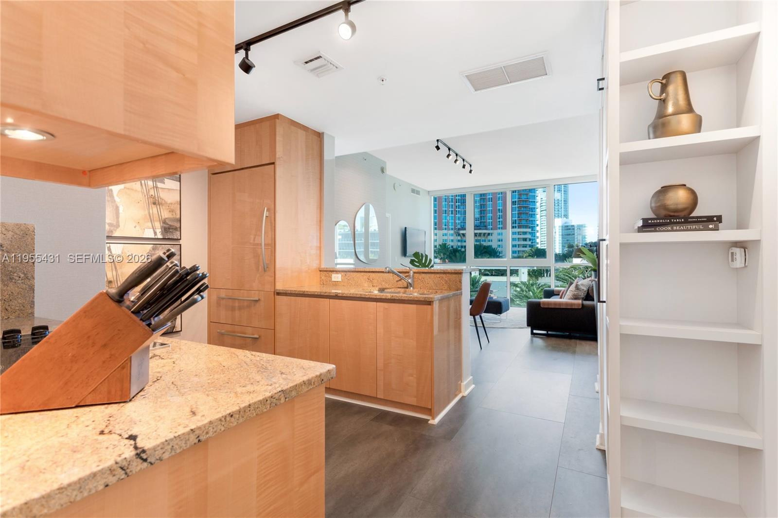 image Continuum South Beach North Tower2