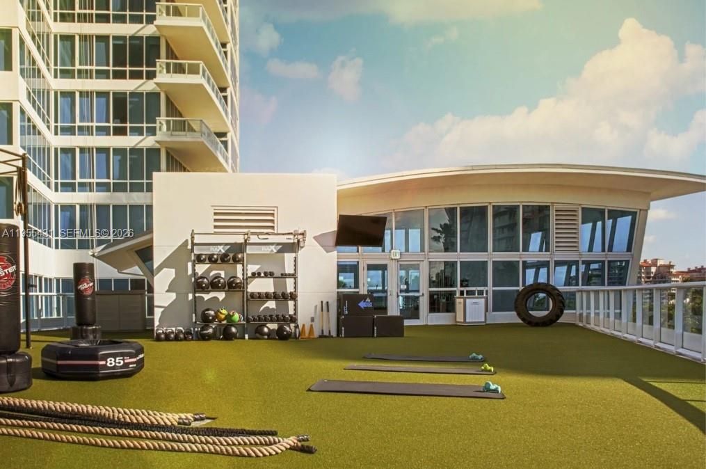 image Continuum South Beach North Tower33