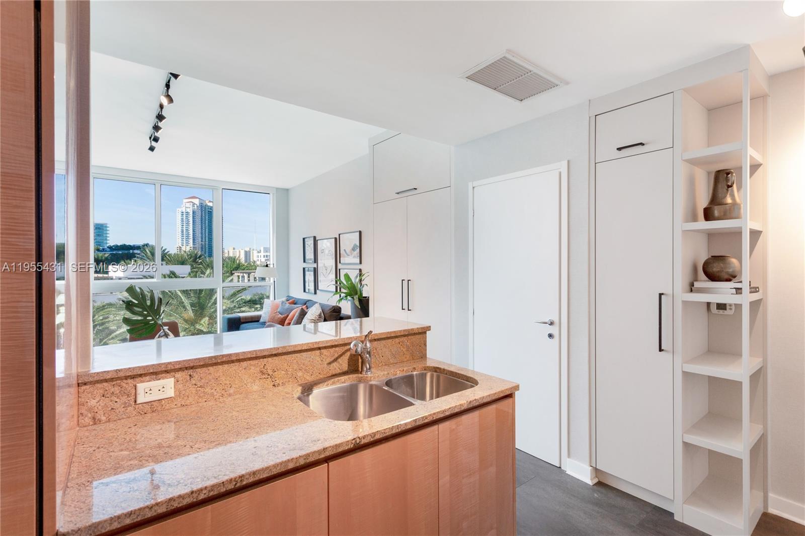 image Continuum South Beach North Tower6